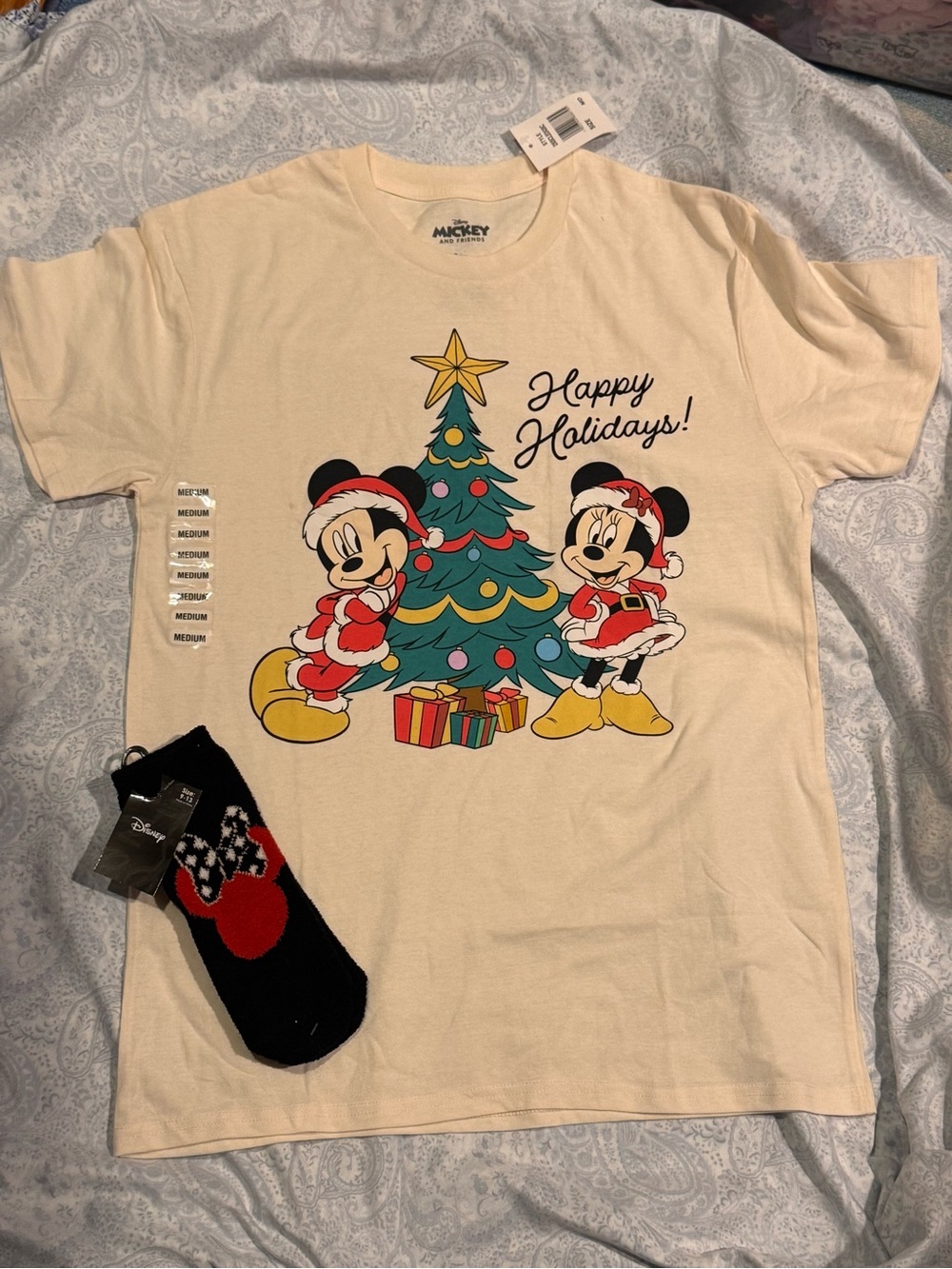 Disney Mickey & Minnie Mouse Unisex Medium  Holiday Christmas Tee